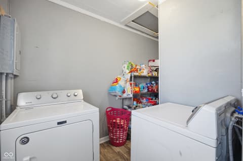 Laundry room at 2502 Horton Drive, Anderson, IN