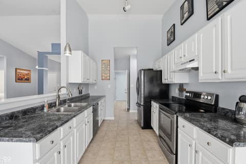 Kitchen at 17038 Harbinger Court, Westfield, IN