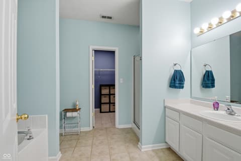 Bathroom at 17038 Harbinger Court, Westfield, IN