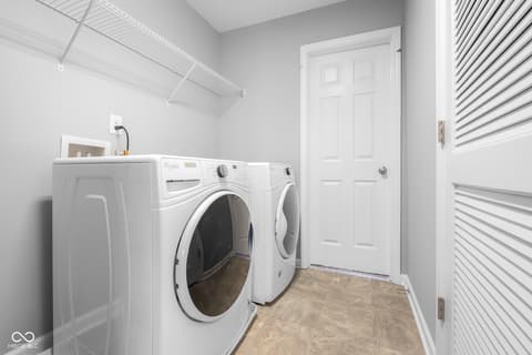 Photo of 2216 Creek Bank Drive, Columbus, IN