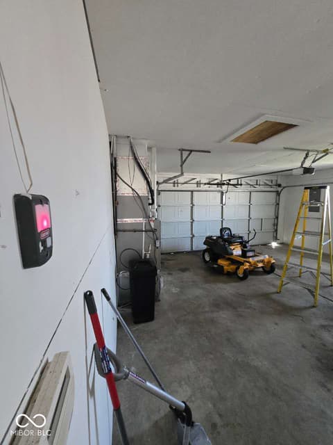 Garage at 3745 S Main Street, Whitestown, IN