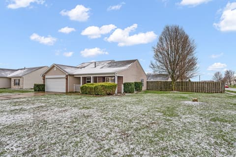 Photo of 865 W Palomino Place, Bargersville, IN