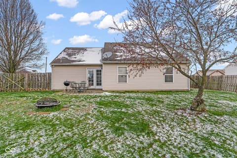 Photo of 865 W Palomino Place, Bargersville, IN