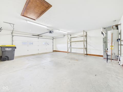 Garage at 143 Devonshire Court, Anderson, IN