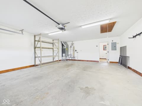Garage at 143 Devonshire Court, Anderson, IN