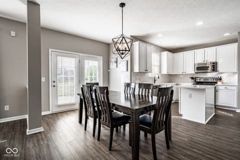 Photo of 6821 Woodhaven Place, Zionsville, IN