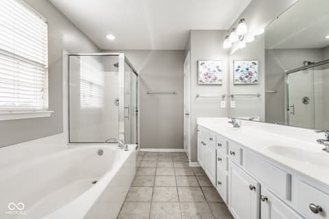 Photo of 6821 Woodhaven Place, Zionsville, IN