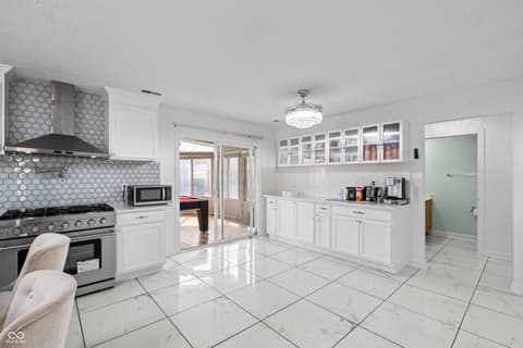 Kitchen at 11103 Bear Hollow Drive, Indianapolis, IN
