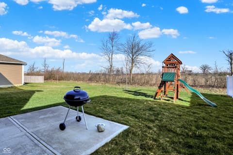 Yard at 2042 Downey Lane, Greenfield, IN