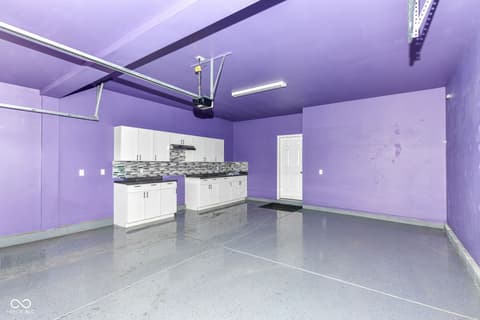 Garage at 1169 Meadowbank Lane, Avon, IN