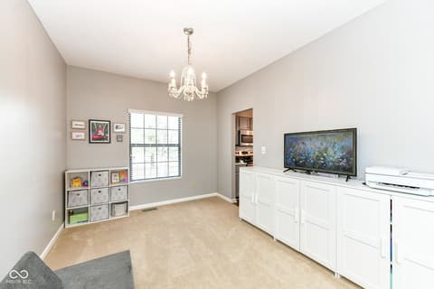 Dining room at 11124 Ashley Place, Fishers, IN