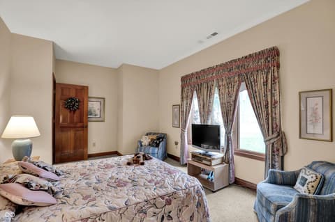 Photo of 204 S Creedmoor Way, Anderson, IN
