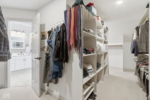 Walk In Closets — 5291 Woodfield Drive S, Carmel, IN