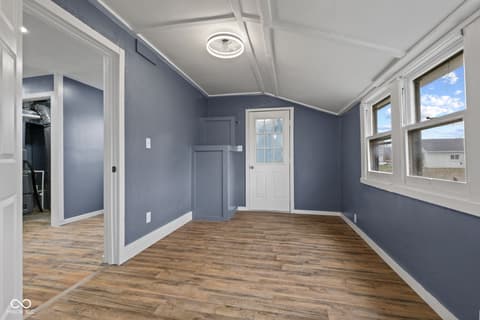 Foyer at 9712 N Price Street, Knightsville, IN