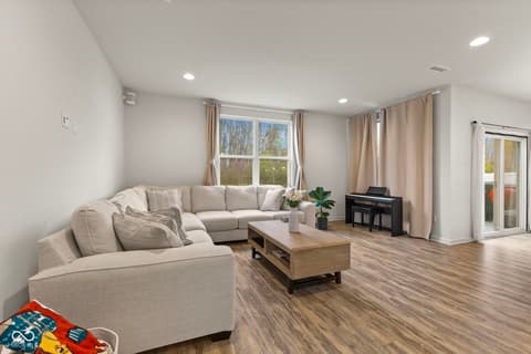 Photo of 1398 Sarah Way, Avon, IN