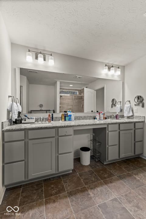 Photo of 1398 Sarah Way, Avon, IN