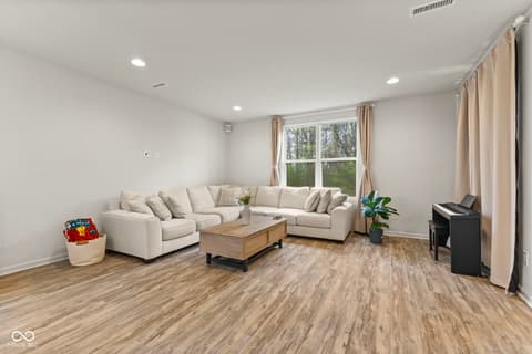 Photo of 1398 Sarah Way, Avon, IN
