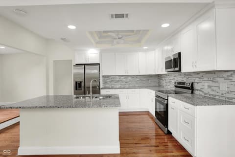 Photo of 601 E Thompson Street, Edinburgh, IN