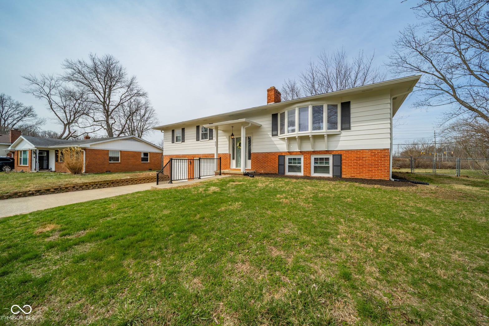 Photo of 807 Bittersweet Lane, Anderson, IN