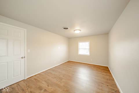 Photo of 807 Bittersweet Lane, Anderson, IN