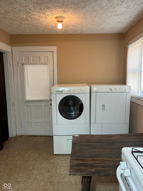 Laundry room at 413 W York Street, Rockville, IN