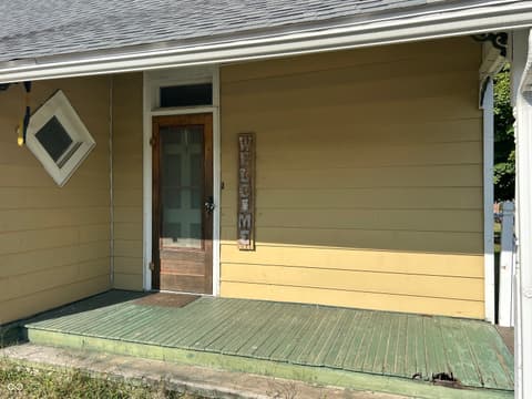 Foyer at 413 W York Street, Rockville, IN