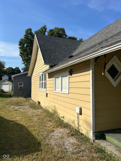 Side exterior at 413 W York Street, Rockville, IN