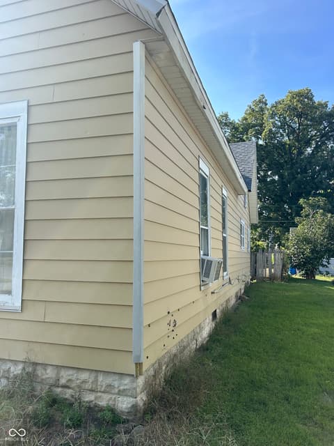 Side exterior at 413 W York Street, Rockville, IN