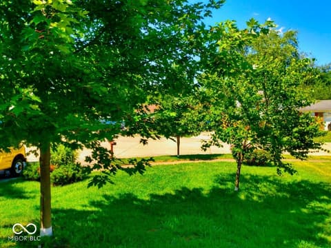 Photo of 9425 Pepperidge Drive, Indianapolis, IN