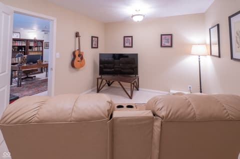 Living room at 1700 Pathway Drive S, Greenwood, IN