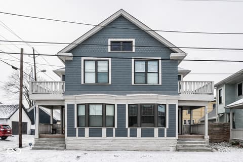 719 E 17th Street