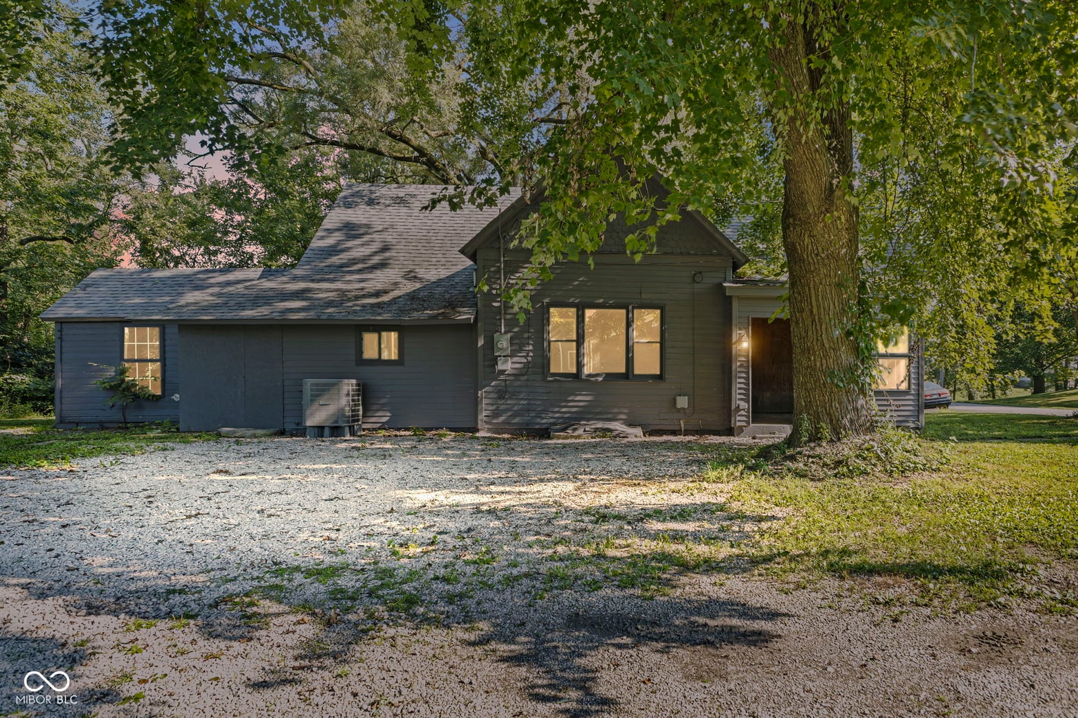 Front exterior at 9577 N Crawford Street, Knightsville, IN