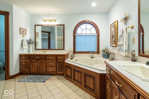 Photo of 8031 E Hardin Ridge Road, Heltonville, IN