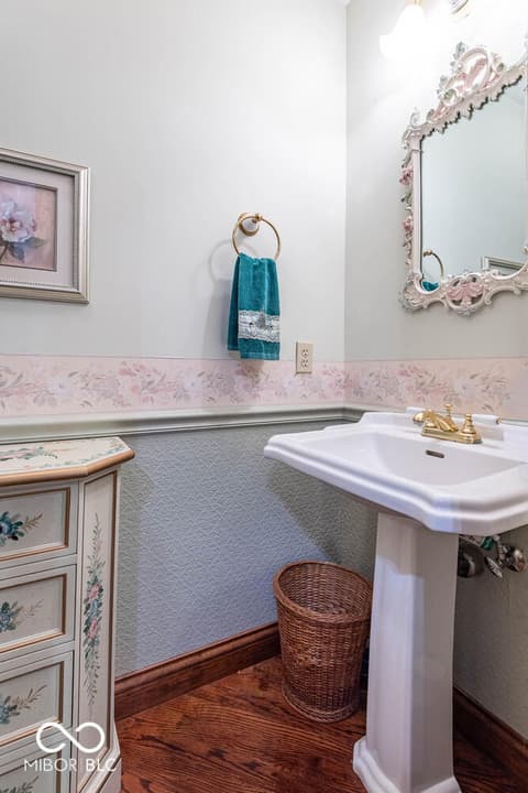 Photo of 8031 E Hardin Ridge Road, Heltonville, IN