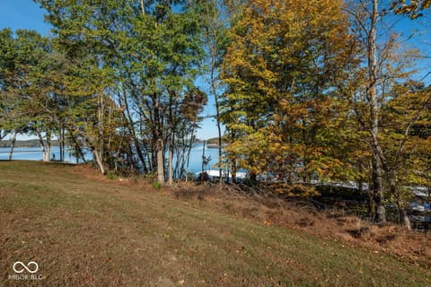 Photo of 8031 E Hardin Ridge Road, Heltonville, IN