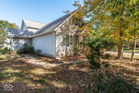 Photo of 8031 E Hardin Ridge Road, Heltonville, IN