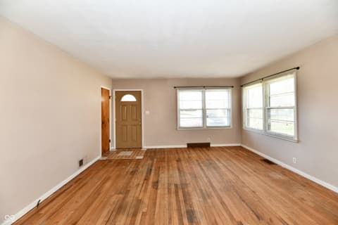 Foyer at 20 E North Street, New Palestine, IN