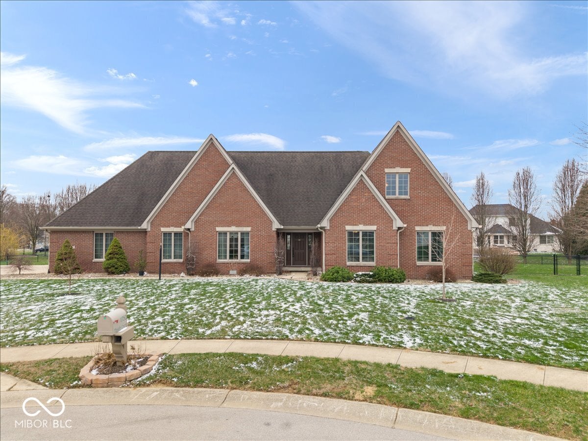 Front exterior at 1752 Thistle Court, Avon, IN