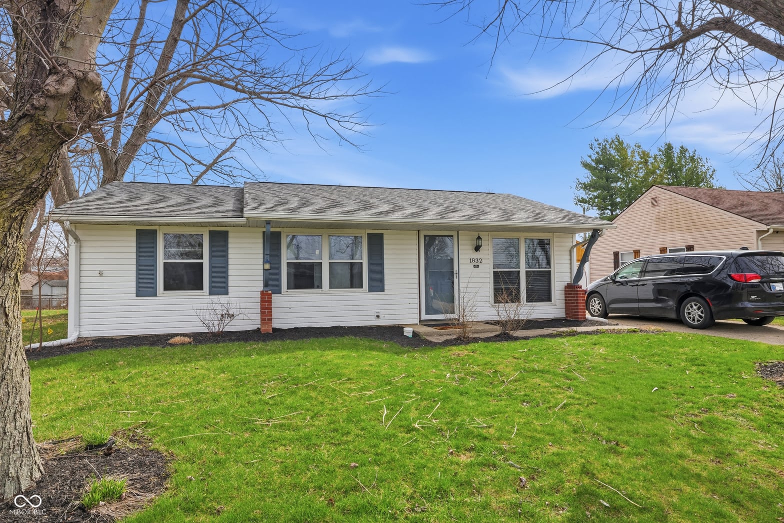 Front exterior at 1832 Norwood Way, Anderson, IN