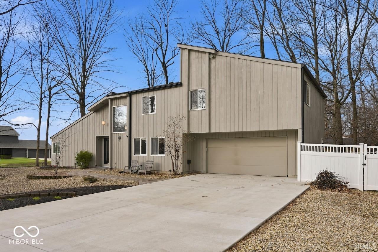 Front exterior at 4701 N Weir Drive, Muncie, IN