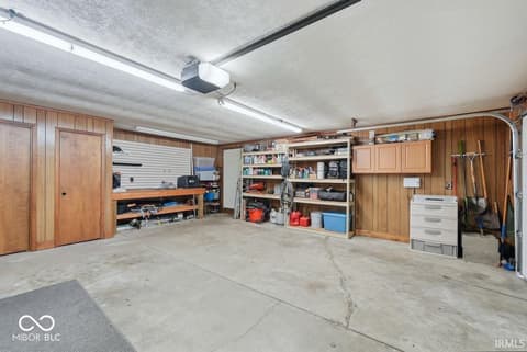 Garage at 4701 N Weir Drive, Muncie, IN