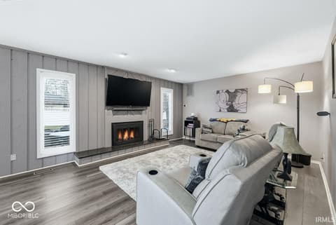 Living room at 4701 N Weir Drive, Muncie, IN