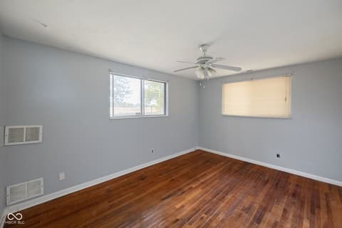 Bedroom at 1517 W Us Highway 136, Crawfordsville, IN
