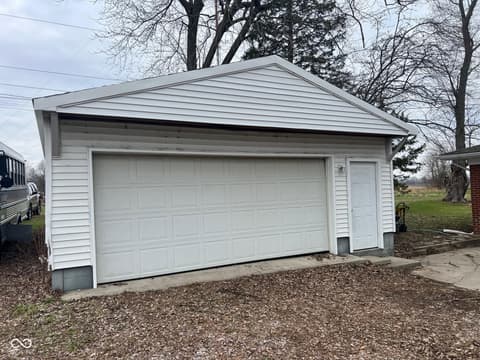 Garage at 1517 W Us Highway 136, Crawfordsville, IN