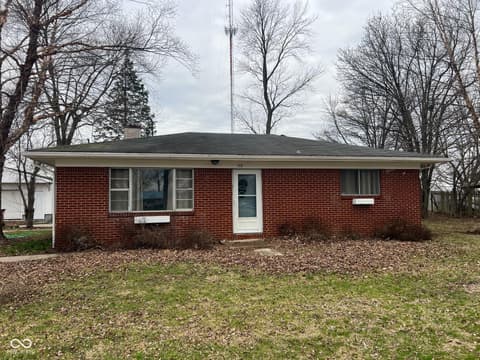Front exterior at 1517 W Us Highway 136, Crawfordsville, IN