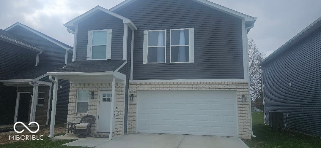 Front exterior at 1090 Tomahawk Place, Martinsville, IN