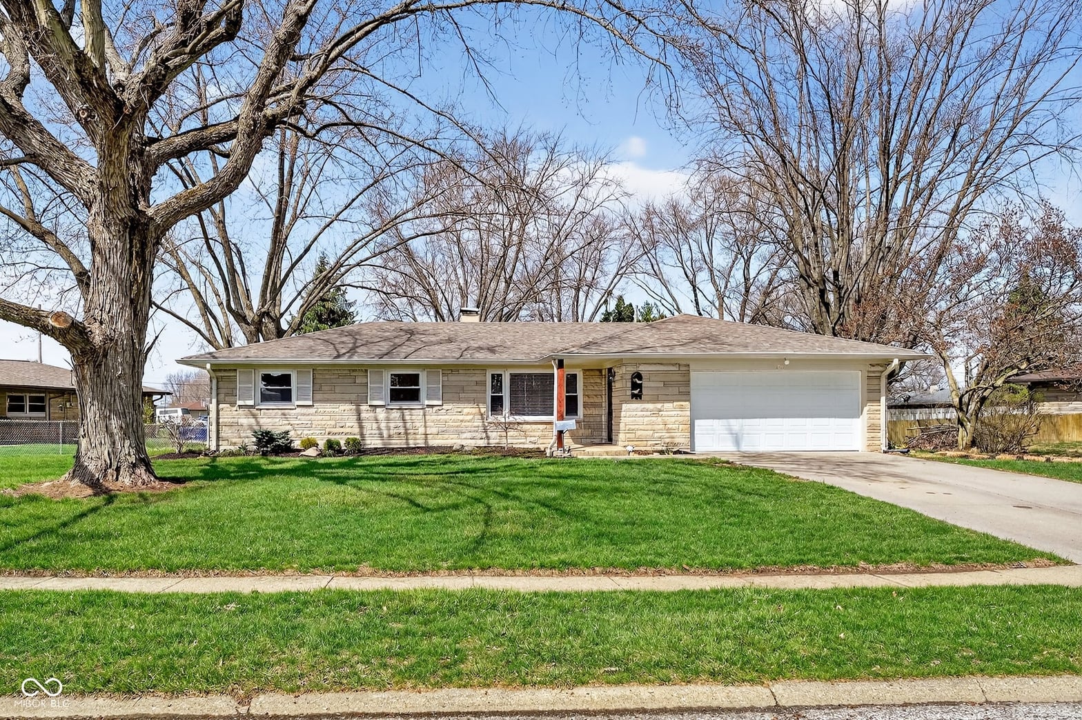 Photo of 1042 E Logan Street, Brownsburg, IN