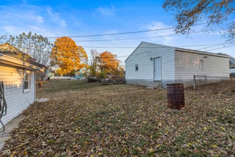 Yard at 911 W 3rd Street, Anderson, IN