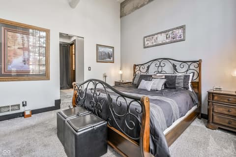 Photo of 611 N Park Avenue, Indianapolis, IN