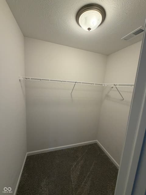 Walk In Closets — 4030 Omaha Drive, Bargersville, IN